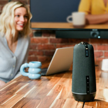 „Owl Labs Meeting Owl 4+“ – 360 laipsnių, 4K išmanioji vaizdo konferencijų kamera su mikrofonu ir garsiakalbiu (automati „Owl Labs Meeting Owl 4+“ – 360 laipsnių, 4K išmanioji vaizdo konferencijų kamera su mikrofonu ir garsiakalbiu (automati