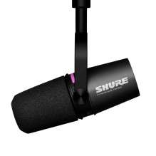 „Shure MV7I“ – išmanusis mikrofonas ir sąsaja