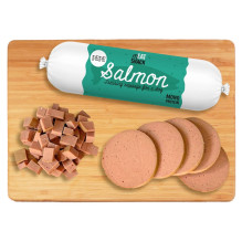 PAKA ZWIERZAKA Pepe Sausage Salmon - skanėstas šunims - 200g PAKA ZWIERZAKA Pepe Sausage Salmon - skanėstas šunims - 200g