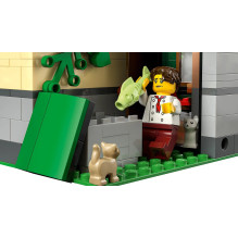 LEGO ICONS 10350 Tudor Corner