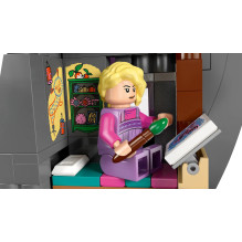 LEGO HARRY POTTER 76467 Lunos Lovegood namas LEGO HARRY POTTER 76467 Lunos Lovegood namas