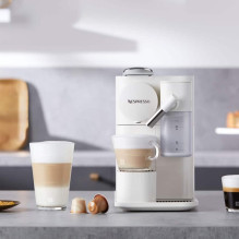 Kavos aparatas De\'Longhi Lattissima One Nespresso Pod – baltas