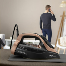 Tefal Ultimate Power Pro FV9E50 Dry &amp; Steam iron Durilium AirGlide Autoclean soleplate 3200 W Black, Copper