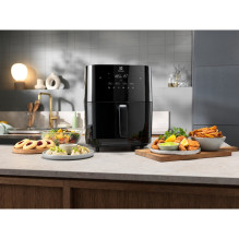 „Electrolux EAF7SB“ viena 6,9 l autonominė 1700 W karšto oro gruzdintuvė, juoda „Electrolux EAF7SB“ viena 6,9 l autonominė 1700 W karšto oro gruzdintuvė, juoda