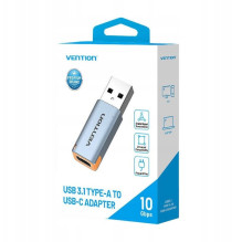 „Vention“ USB 3.1 OTG adapteris, iš kurio galima jungti USB-C į USB-A, ir USB-A adapteris