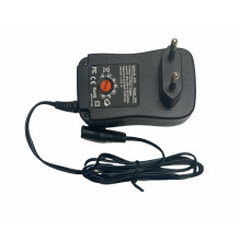 „Riff“ universalus 12 / 30 W (maks. 2,1 A) maitinimo adapteris + USB su 3–12 V rankiniu jungikliu ir 6 kištukais rinkiny „Riff“ universalus 12 / 30 W (maks. 2,1 A) maitinimo adapteris + USB su 3–12 V rankiniu jungikliu ir 6 kištukais rinkiny