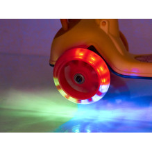Riff vaikiškas triratis balansuojantis paspirtukas su LED ratukais, iki 40 kg, Elnias Riff vaikiškas triratis balansuojantis paspirtukas su LED ratukais, iki 40 kg, Elnias