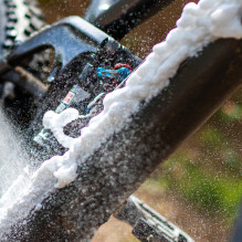 „BikeOnWax Clean My Bike Foamee“ – itin paprastos aktyviosios dviračio valymo putos, 1 žingsnis, 500 ml purškimo buteliu