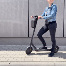 Wozy 1S4LBK Hard Shell Waterproof electric &amp; standart scooter / bicycle handlebar zipper bag 4L Black