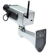 Riff RF-DM1 CCTV IR Outdoor Security Fake Camera with motion detection & mooving tilt 3x AA battery Silver Riff RF-DM1 CCTV IR Outdoor Security Fake Camera with motion detection & mooving tilt 3x AA battery Silver