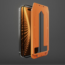 SBS apsauginis stiklas su D3O technologija ir aplikatoriumi, skirtas „iPhone 17 Air“. SBS apsauginis stiklas su D3O technologija ir aplikatoriumi, skirtas „iPhone 17 Air“.