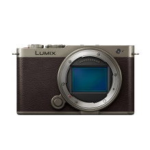 Panasonic Lumix DC-S9 Body...