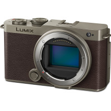 Panasonic Lumix DC-S9 Body (Titanium Gold)
