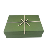 Dovanų dėžutė, įvairių spalvų, 29×21×9 cm Dovanų dėžutė, įvairių spalvų, 29×21×9 cm