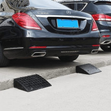 Guminė užvažiavimo rampa 15 cm aukščio Eurostal Guminė užvažiavimo rampa 15 cm aukščio Eurostal