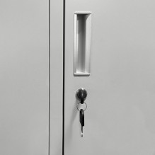 Metalinė persirengimo spintelė dvivietė su pertvara Rehalt Systems 1800 x 800 x 500