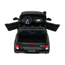 „Ramiz“ automobilis „Toyota Hilux“ juodas