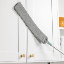 Retractable slit duster