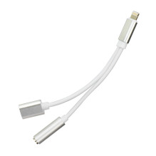 Adapteris AUX 2in1 Lightning (vyras) į Lightning (lizdas) / Jack 3,5 mm (lizdas), sidabrinis Adapteris AUX 2in1 Lightning (vyras) į Lightning (lizdas) / Jack 3,5 mm (lizdas), sidabrinis