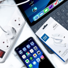 Telefono įkroviklis Blue Star USB C QC4.0 PD 3A 18W + laidas USB C - Lightning TFK-TC-1099C baltas Telefono įkroviklis Blue Star USB C QC4.0 PD 3A 18W + laidas USB C - Lightning TFK-TC-1099C baltas
