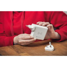 Daugiafunkcis įkroviklis Forcell F-Energy 4in1 2 x USB A + USB C 15W + išorinė baterija 8000mAh + belaidis įkrovimas, ba Daugiafunkcis įkroviklis Forcell F-Energy 4in1 2 x USB A + USB C 15W + išorinė baterija 8000mAh + belaidis įkrovimas, ba