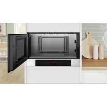 Bosch Serie 8 BFL7221W1 mikrobangų krosnelė, balta, solo, įmontuojama, 21 l, 900 W