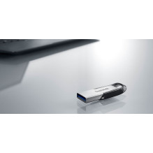 „SanDisk Ultra Flair“ USB atmintinė 512 GB USB A tipo 3.2 kartos 1 (3.1 kartos 1) sidabrinė
