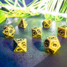 Cyberpunk Red RPG Danger Zone Dice Set Yellow And Black Sp Cyberpunk Red RPG Danger Zone Dice Set Yellow And Black Sp