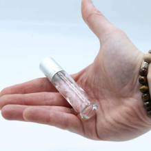 Rutulinis buteliukas su kristalais sidabro spalvos dangteliu - Black Tourmaline Rutulinis buteliukas su kristalais sidabro spalvos dangteliu - Black Tourmaline