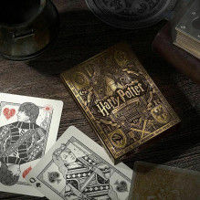 Harry Potter Hufflepuff Geltonos Theory11 žaidimo kortos Harry Potter Hufflepuff Geltonos Theory11 žaidimo kortos