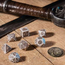 The Witcher Geralt kauliukų rinkinys perlo ir rudos sp The Witcher Geralt kauliukų rinkinys perlo ir rudos sp