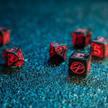 Cyberpunk RED Essential kauliukų rinkinys juodos ir raudonos spalvos Cyberpunk RED Essential kauliukų rinkinys juodos ir raudonos spalvos