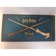 Kosmetinis defektas Harry Potter The Wand Collection knyga minkštu viršeliu Insight Editions Kosmetinis defektas Harry Potter The Wand Collection knyga minkštu viršeliu Insight Editions