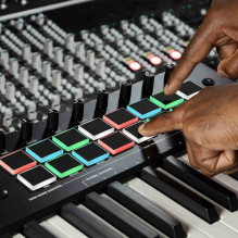 MIDI Klaviatūra - M-AUDIO Oxygen Pro 49 Klavišų USB OLED MIDI Klaviatūra - M-AUDIO Oxygen Pro 49 Klavišų USB OLED