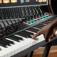 MIDI Klaviatūra - M-AUDIO Oxygen Pro 49 Klavišų USB OLED MIDI Klaviatūra - M-AUDIO Oxygen Pro 49 Klavišų USB OLED
