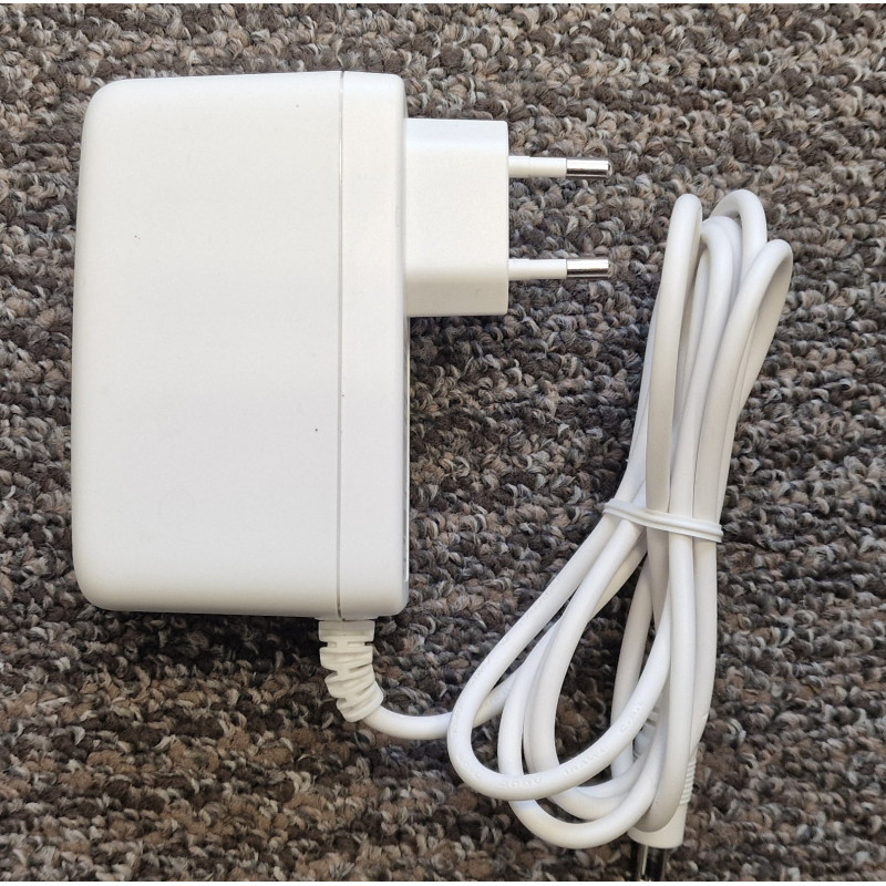 Maitinimo šaltinis 36W 12VDC 3A jungtis 5.5 / 2.1 mm kištukinis lizdas baltas