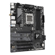 GIGABYTE B650 UD AX Motherboard - AMD Ryzen 9000 Series CPUs, 6+2+2 Phases VRM, up to 7600MHz DDR5 (OC), 1xPCIe 5.0 + 2x