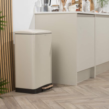 Salter BW14806 šiukšliadėžė su pedalu, 50 l, smėlio spalvos
