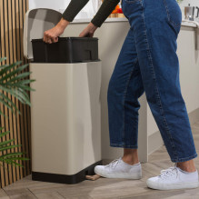 Salter BW14806 šiukšliadėžė su pedalu, 50 l, smėlio spalvos