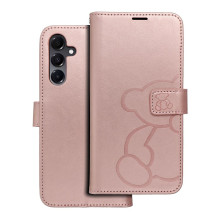 Atverčiamas dėklas, skirtas „Samsung A16 5G Mezzo Book“ meškiuko spalvos, rožinio aukso spalvos. Atverčiamas dėklas, skirtas „Samsung A16 5G Mezzo Book“ meškiuko spalvos, rožinio aukso spalvos.