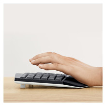 Logitech 920-008221 keyboard