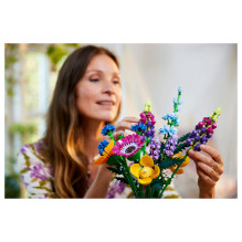 LEGO Botanicals laukinių gėlių puokštė LEGO Botanicals laukinių gėlių puokštė