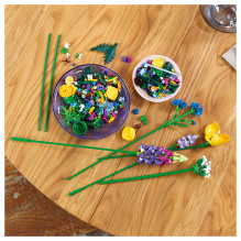 LEGO Botanicals laukinių gėlių puokštė LEGO Botanicals laukinių gėlių puokštė