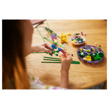LEGO Botanicals laukinių gėlių puokštė LEGO Botanicals laukinių gėlių puokštė