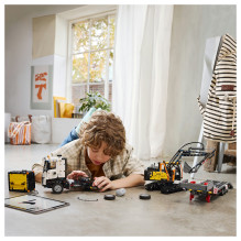LEGO Technic Volvo FMX Truck EC230 Electric Excavator
