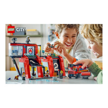 LEGO City gaisrinė su gaisrine mašina