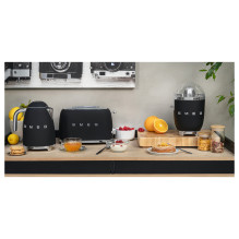 Smeg KLF03BLMEU electric kettle