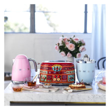 Smeg KLF03PKEU electric kettle
