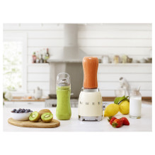 Smeg PBF01CREU blender