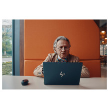 HP Poly Voyager Free 60 UC anglies juodumo ausinės + BT700 USB-C adapteris + pagrindinis įkrovimo dėklas